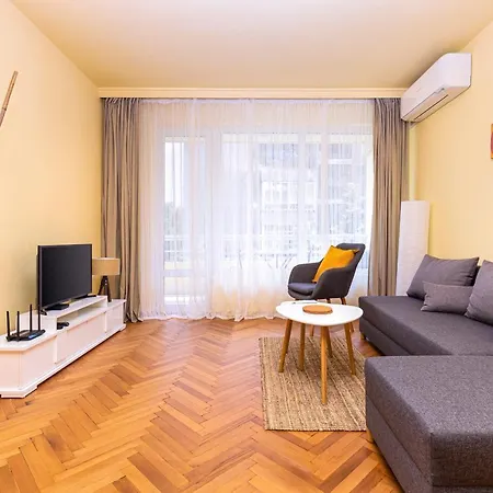 The Cozy 1-bedroom In By Flat Mаnager Daire Filibe